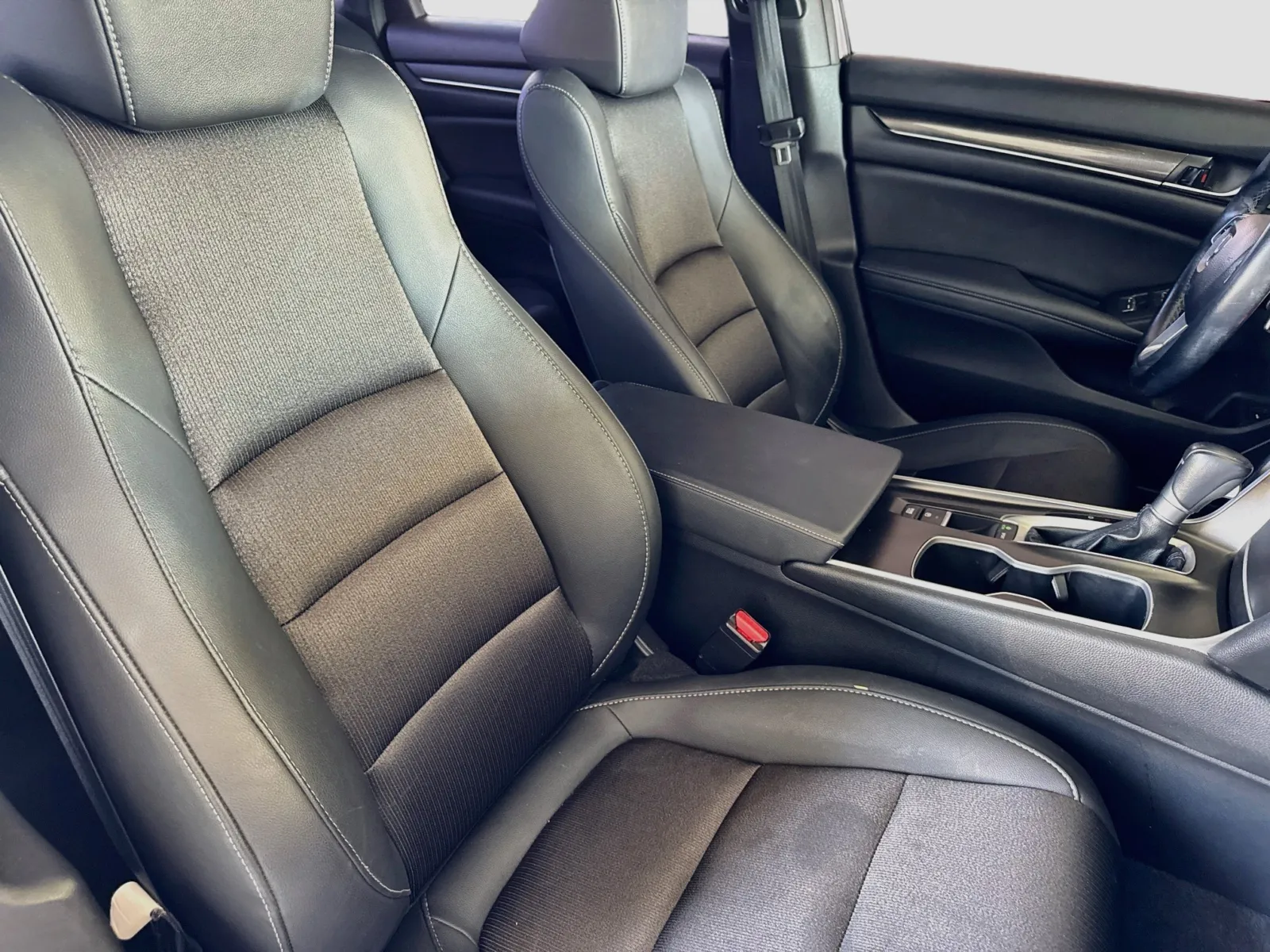 Honda Accord photo 17