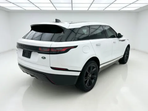 More photos of 2022 Land Rover Range Rover Velar R-Dynamic S at KarGenie, CA