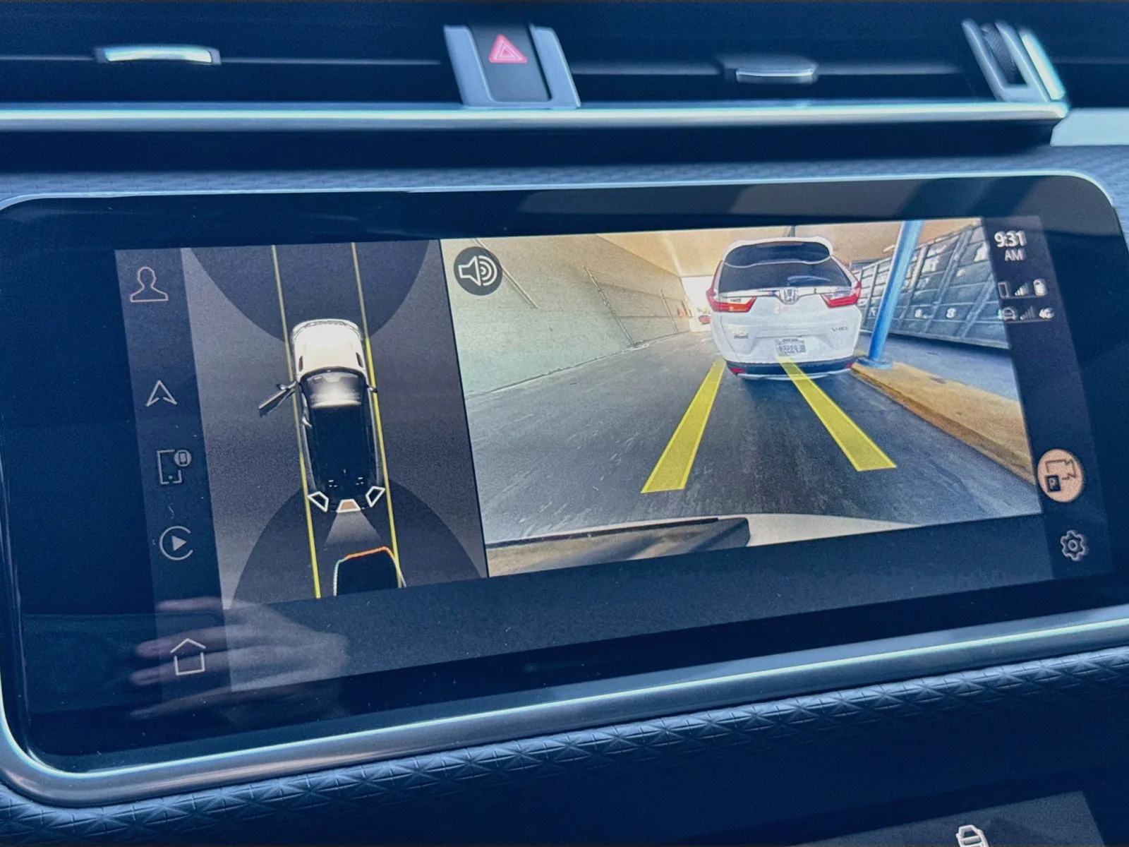 Land Rover Range Rover Velar photo 10