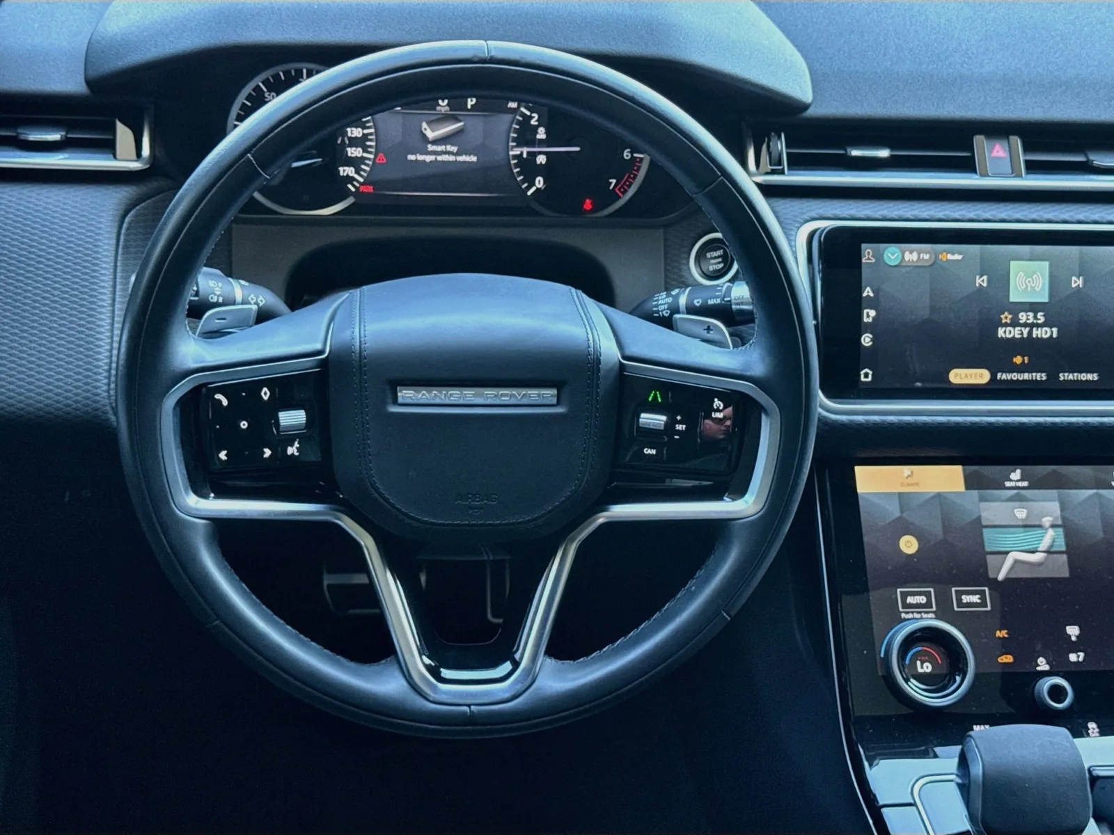 Land Rover Range Rover Velar photo 16