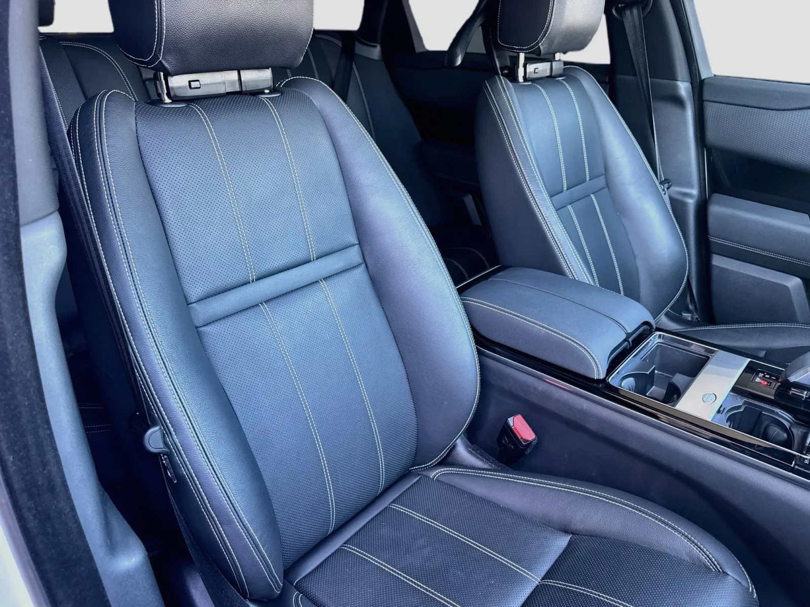 Land Rover Range Rover Velar photo 20