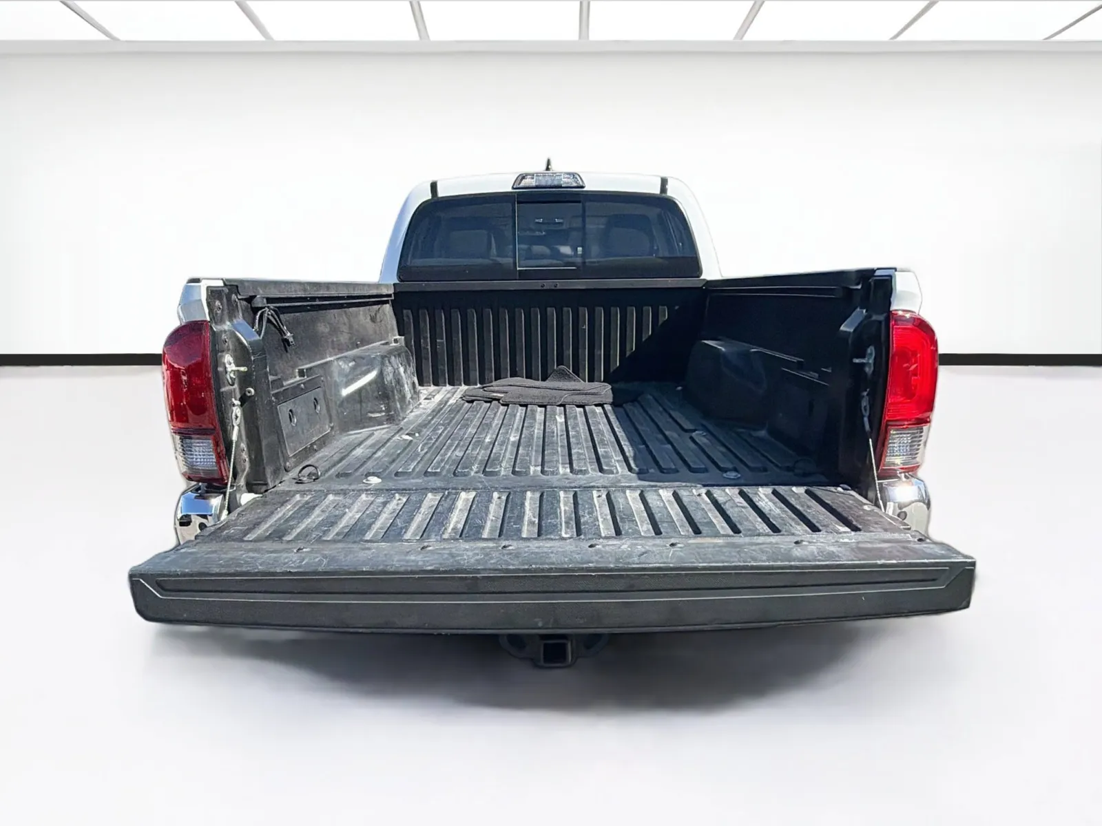 Toyota Tacoma photo 18