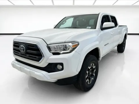 White 2018 Toyota Tacoma SR5 for sale in Fontana, CA