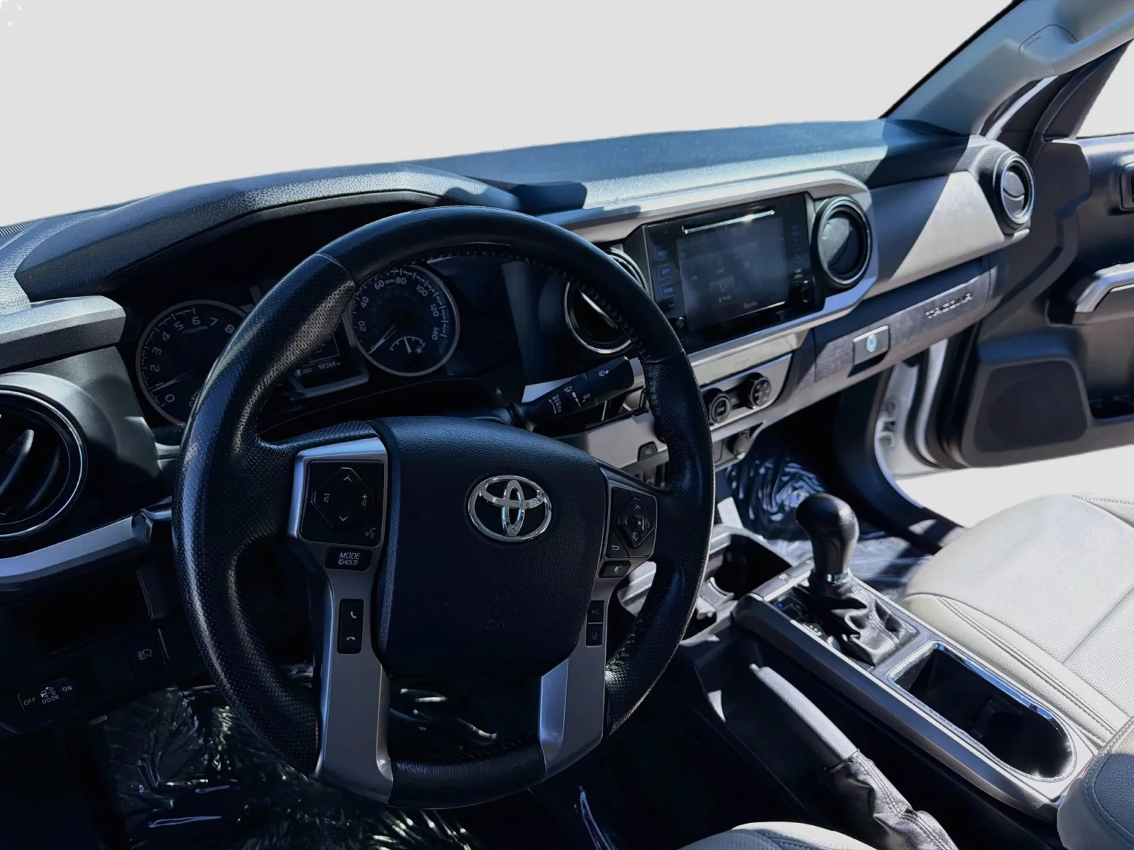 Toyota Tacoma photo 7