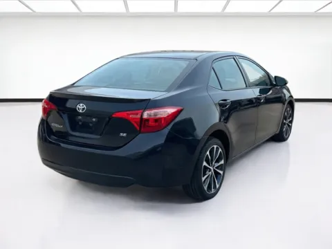 More photos of 2019 Toyota Corolla SE at KarGenie, CA