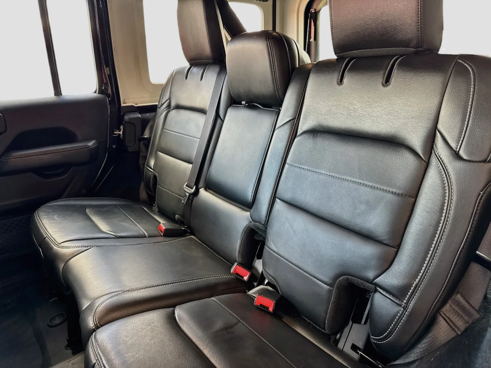 Jeep Wrangler photo 15