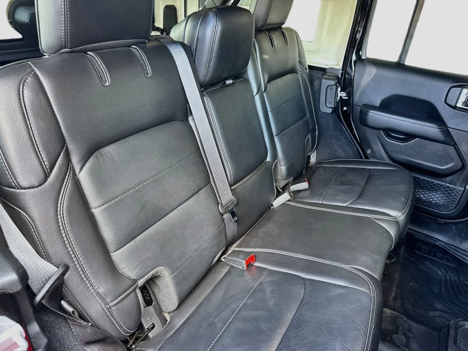 Jeep Wrangler photo 17