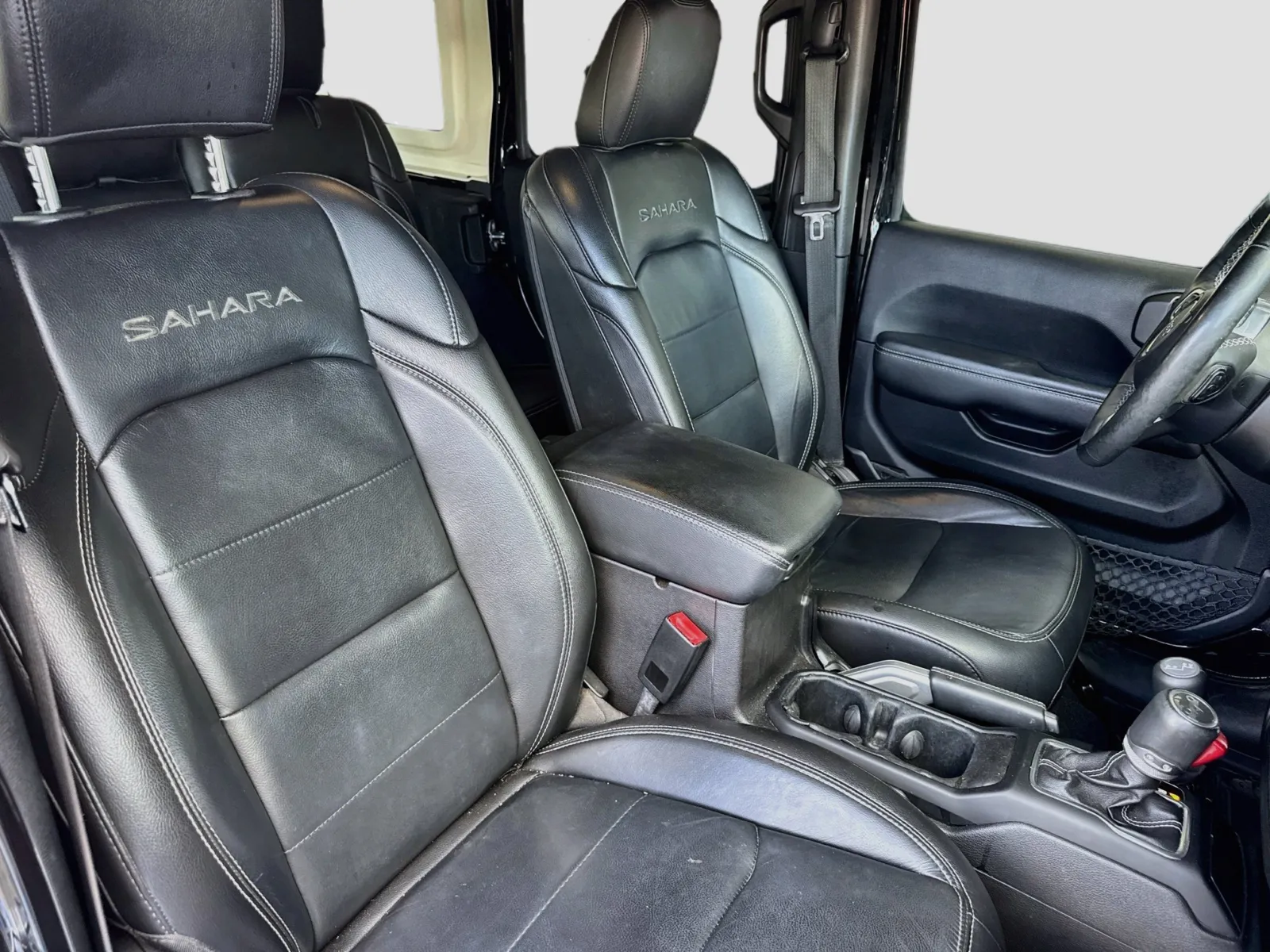 Jeep Wrangler photo 18