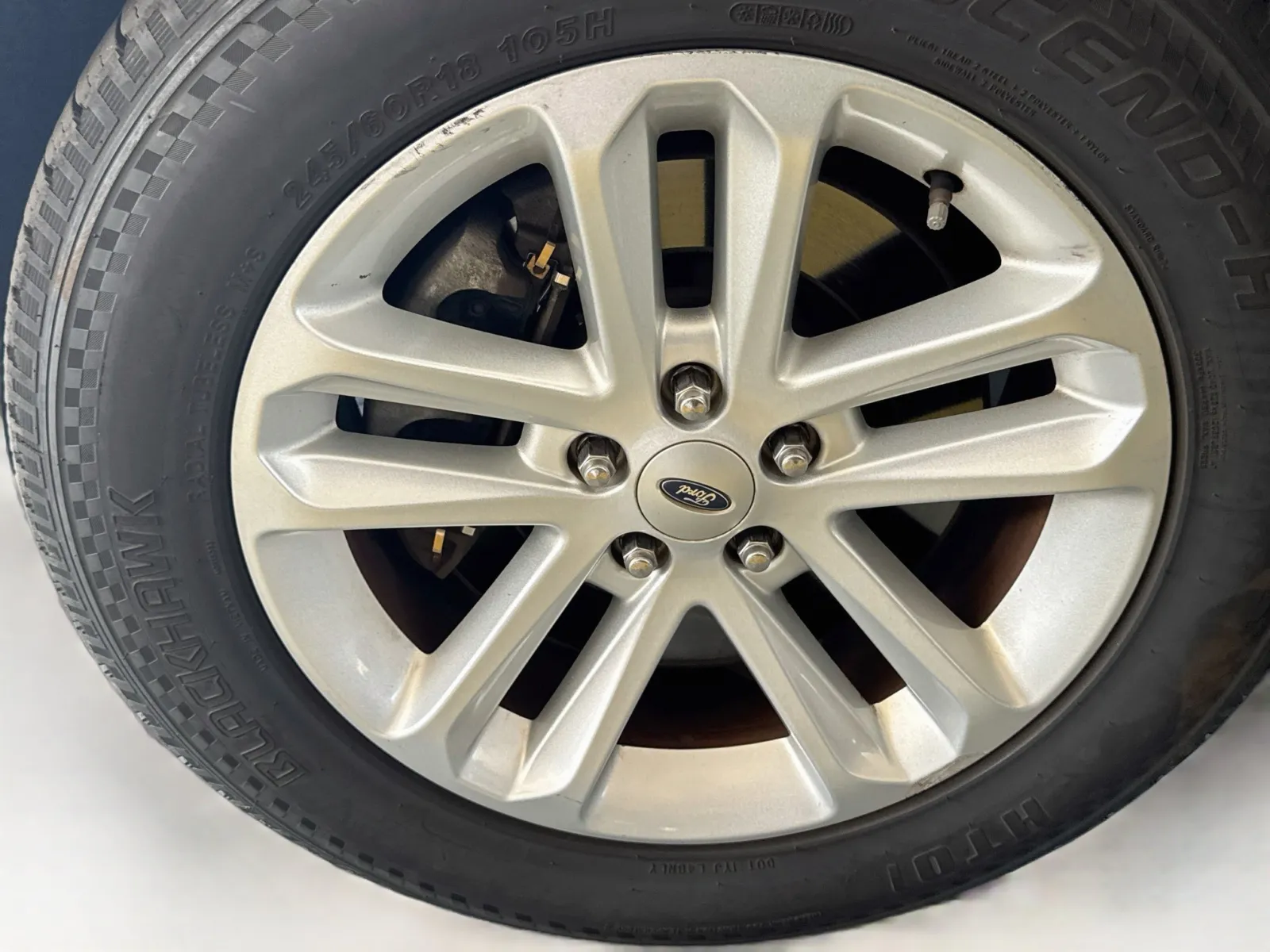 Ford Explorer photo 19