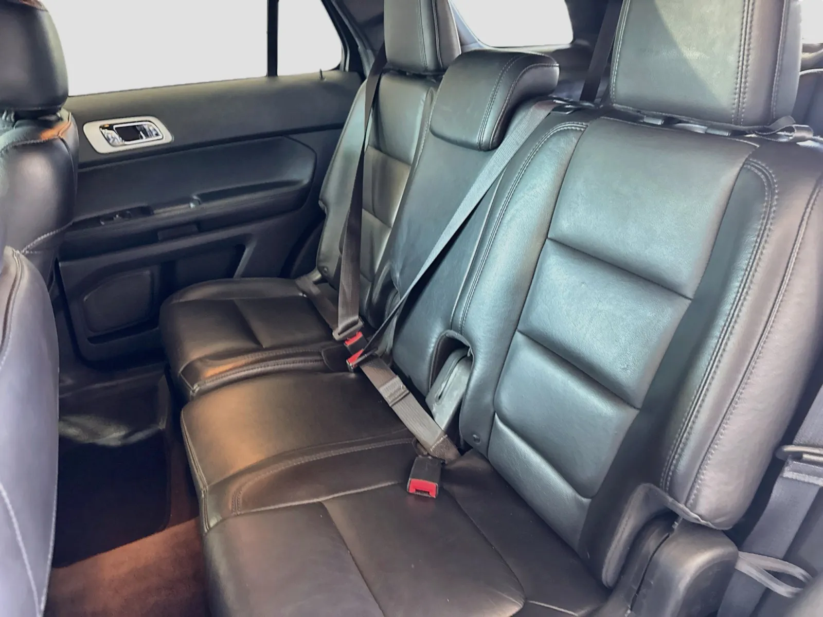Ford Explorer photo 15