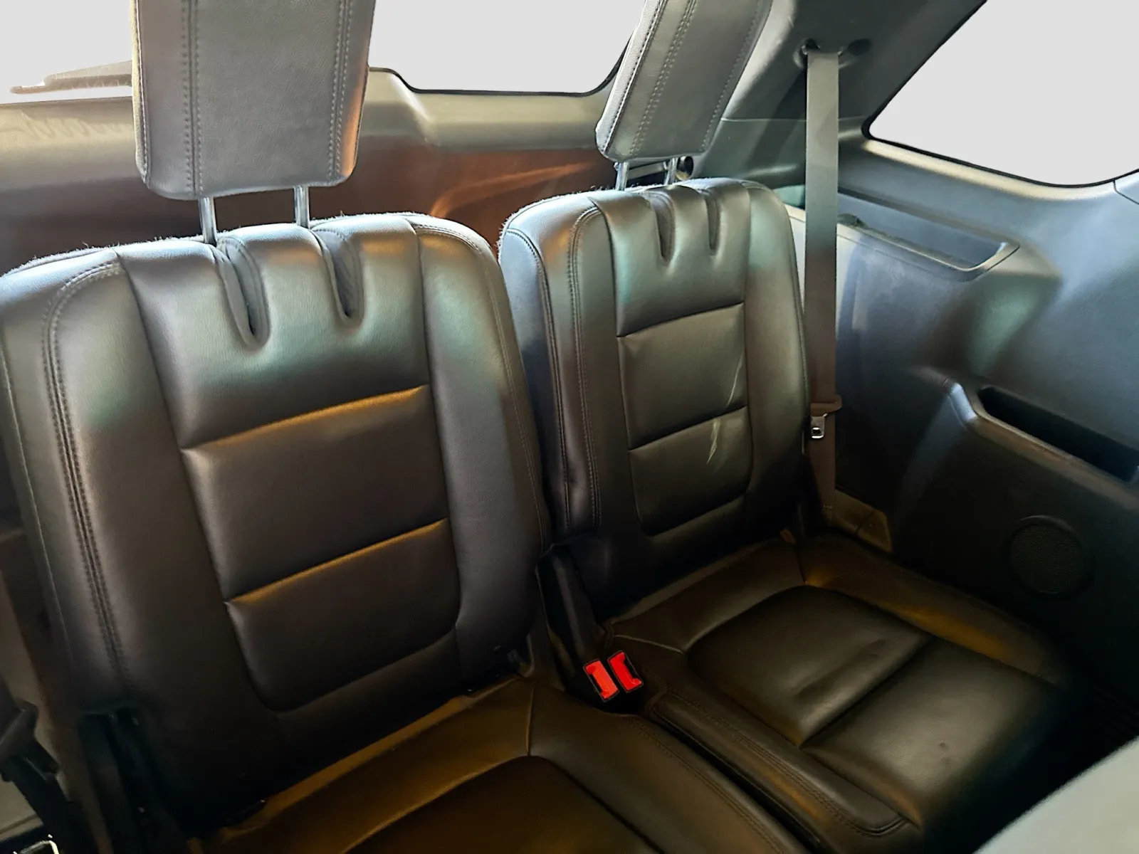 Ford Explorer photo 18