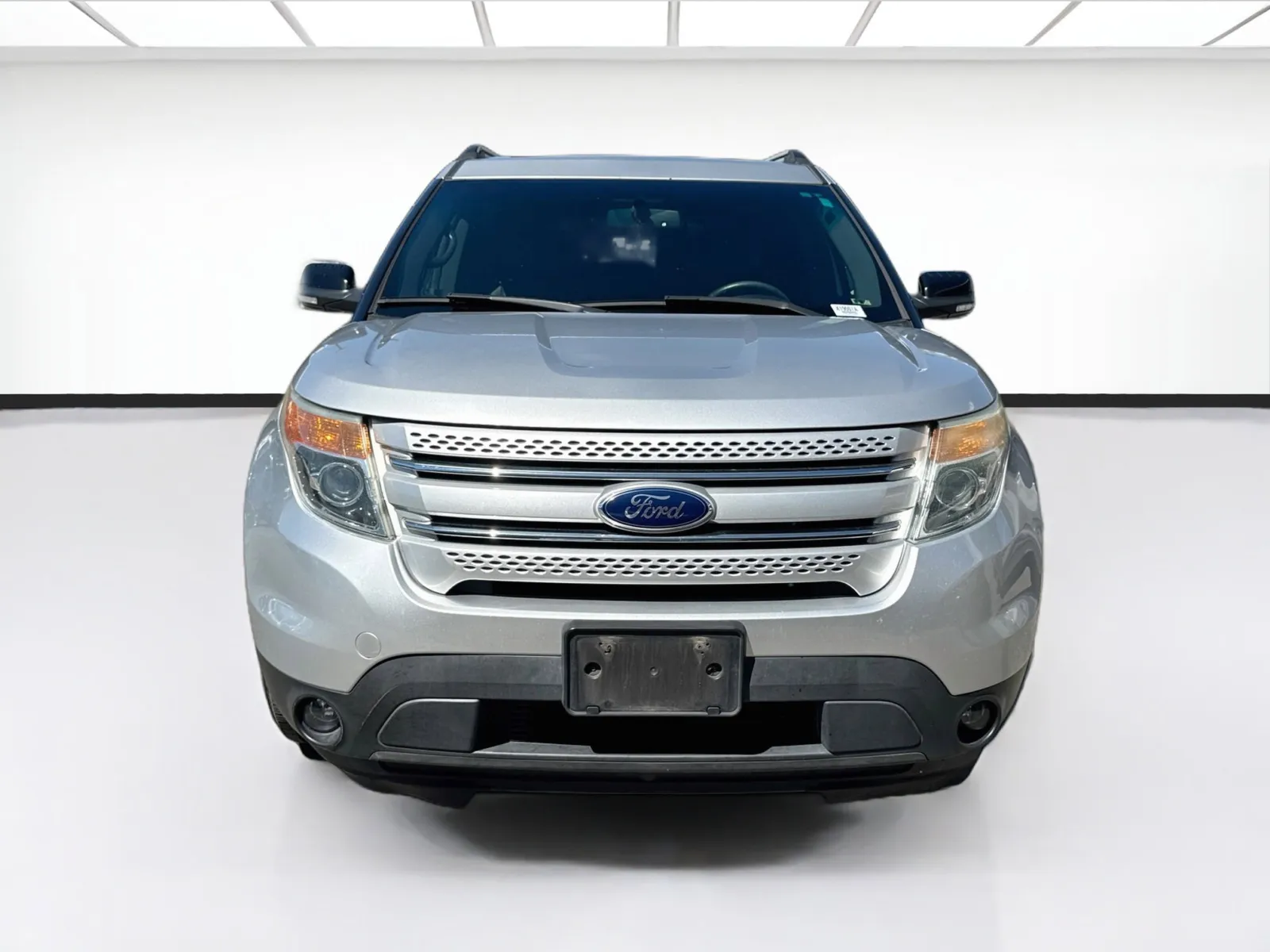 Ford Explorer photo 2