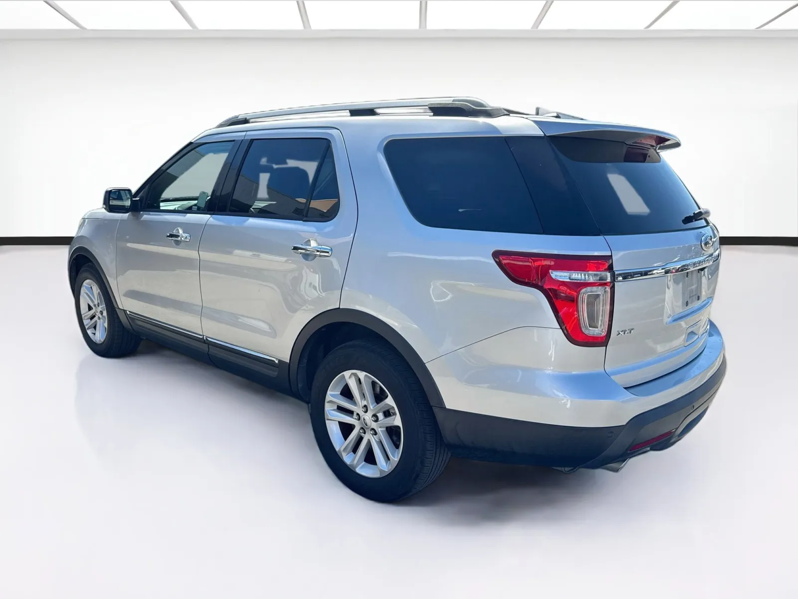 Ford Explorer photo 6