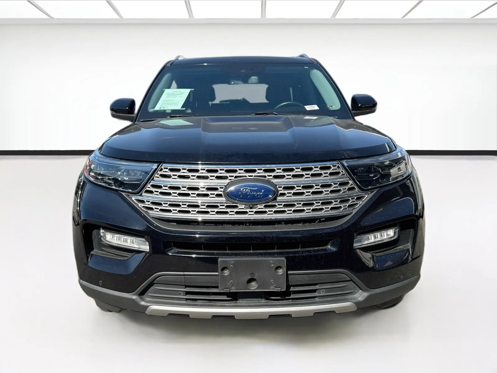 Ford Explorer photo 2