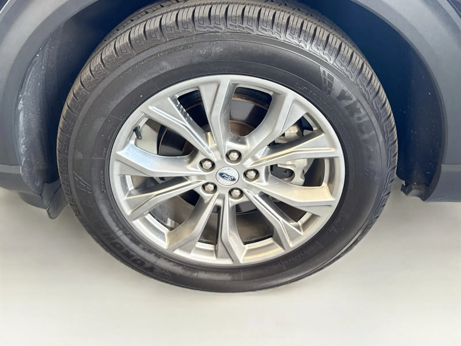 Ford Explorer photo 22