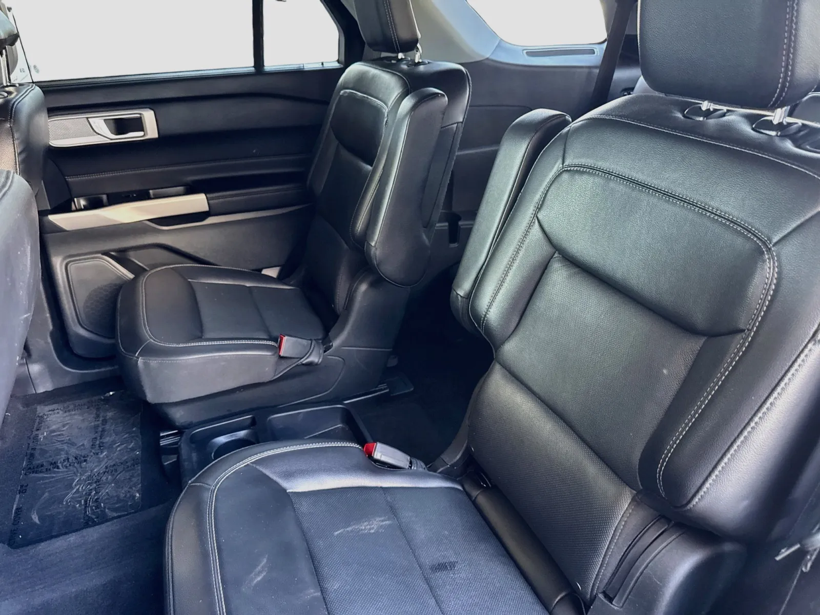 Ford Explorer photo 17