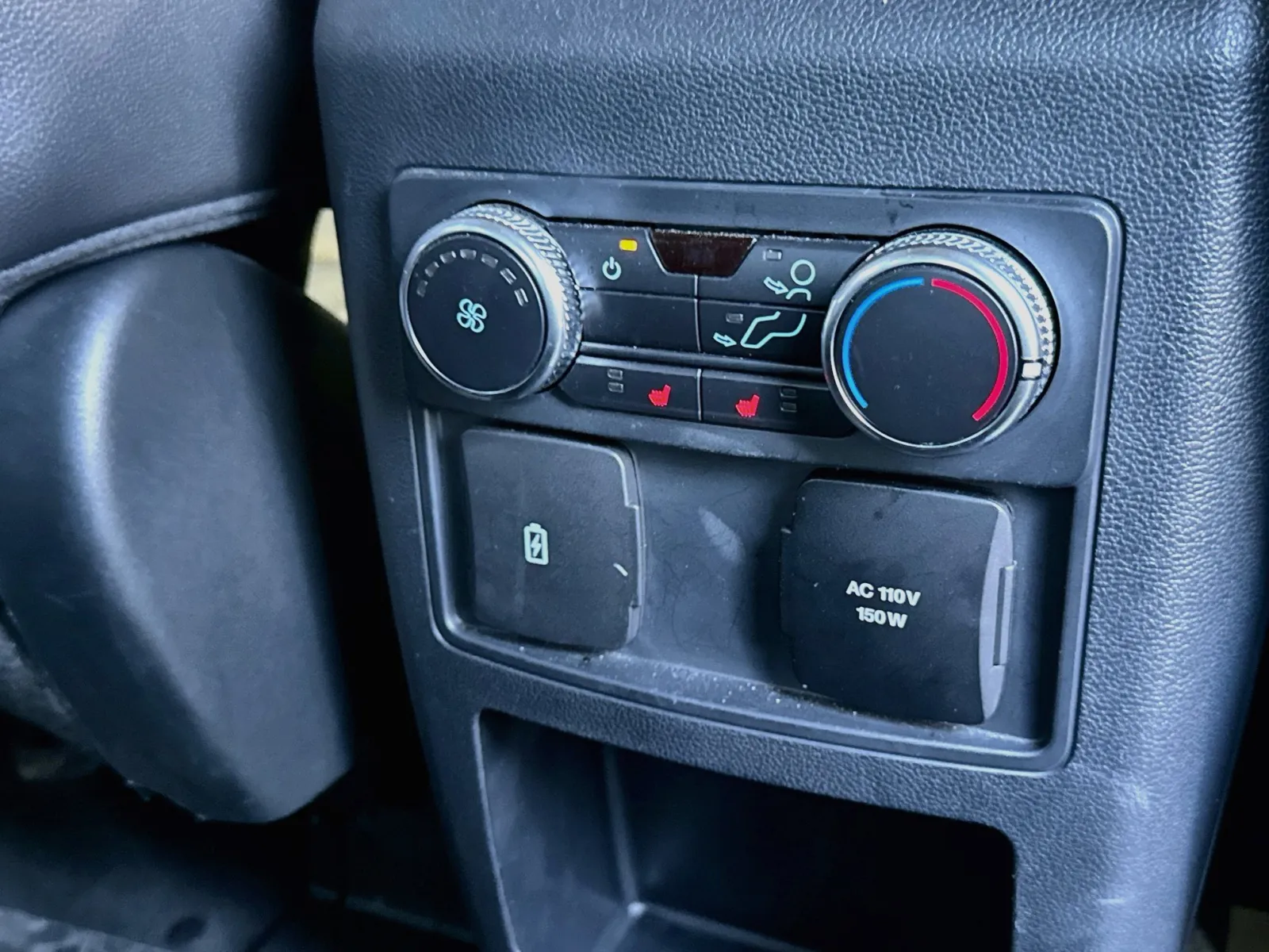 Ford Explorer photo 18