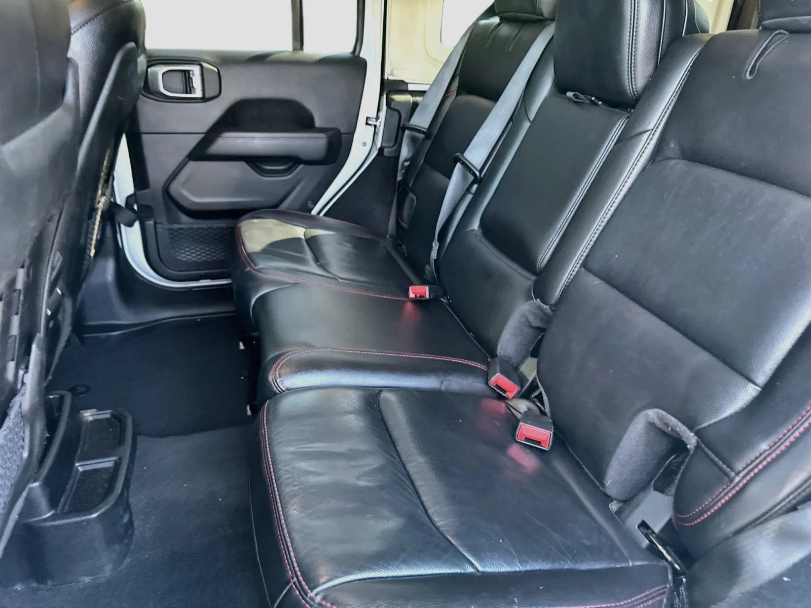 Jeep Wrangler photo 14
