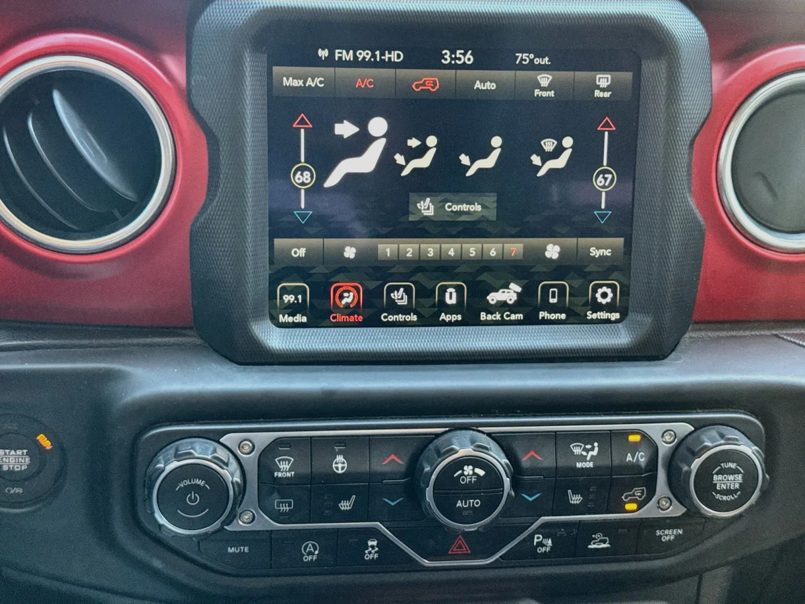 Jeep Wrangler photo 11