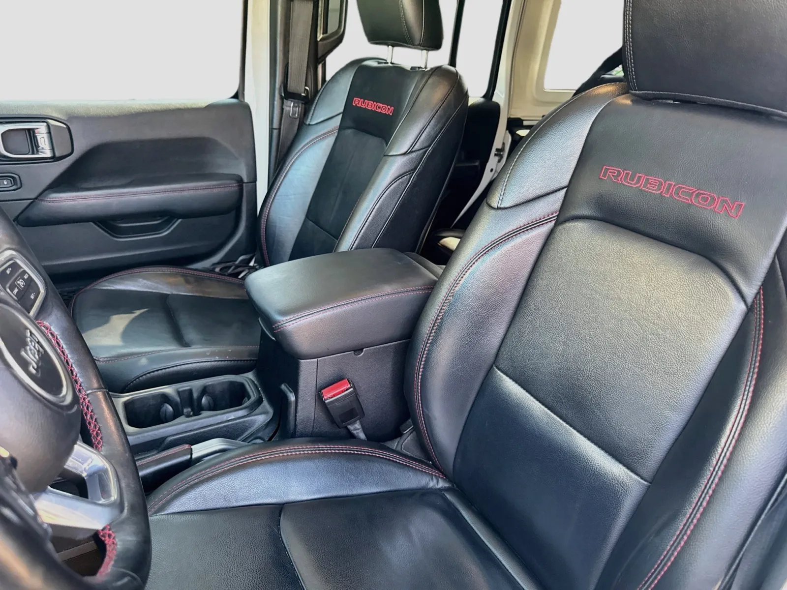 Jeep Wrangler photo 12