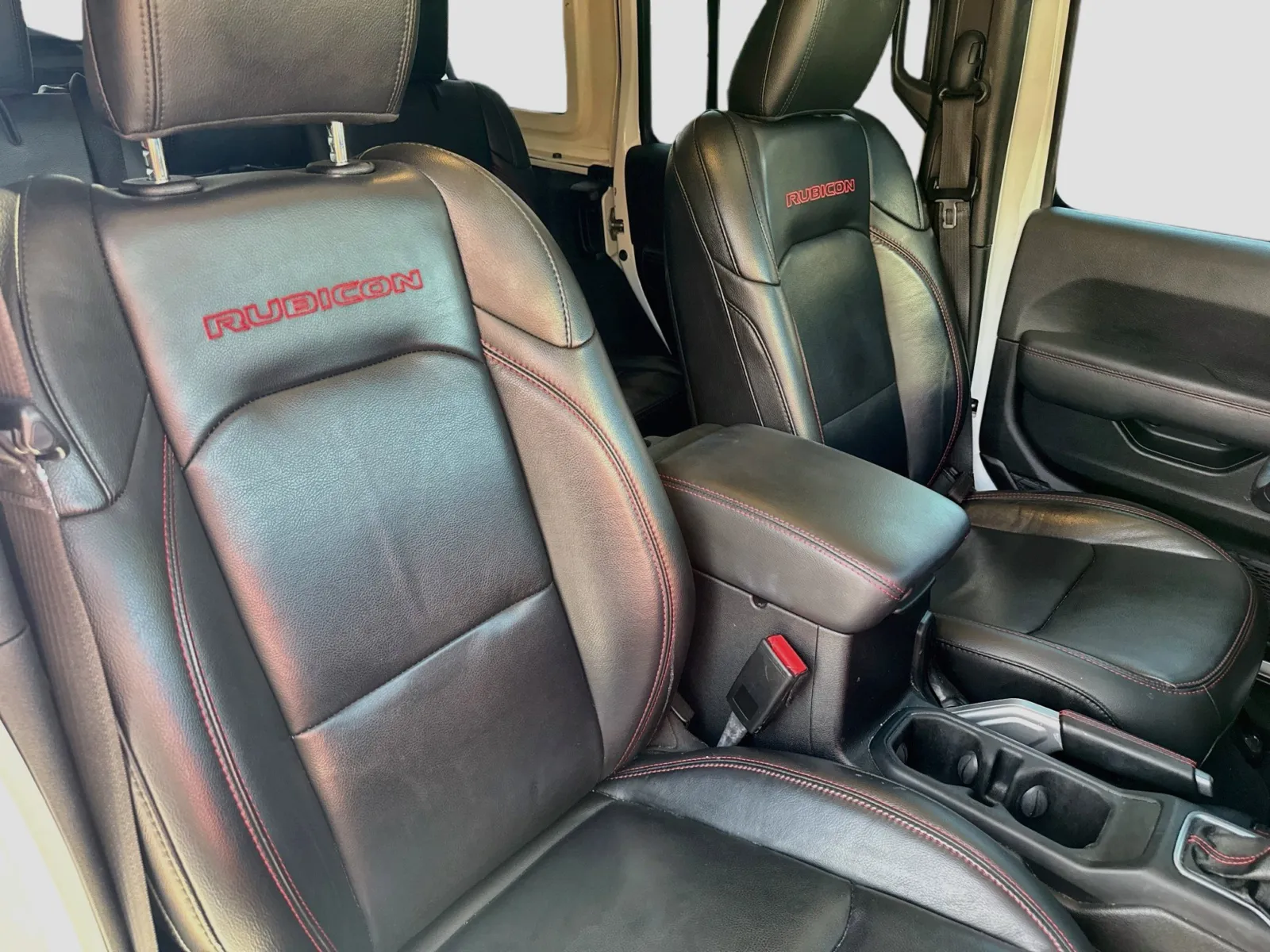 Jeep Wrangler photo 16
