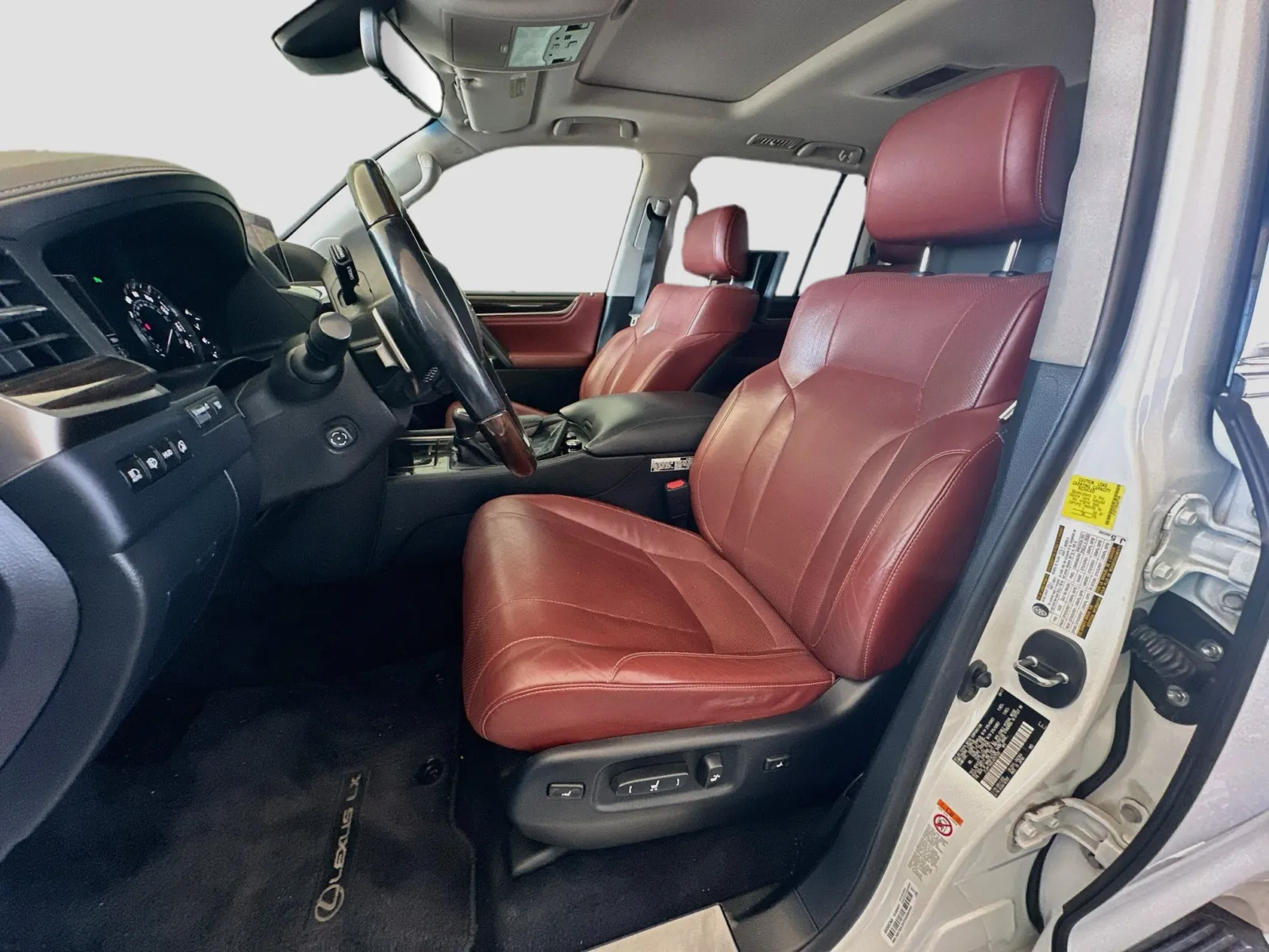 Lexus LX photo 15