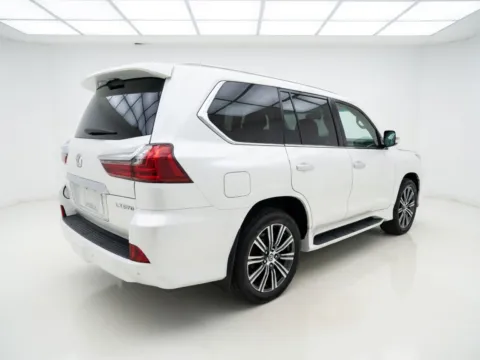 More photos of 2018 Lexus LX 570 at KarGenie, CA
