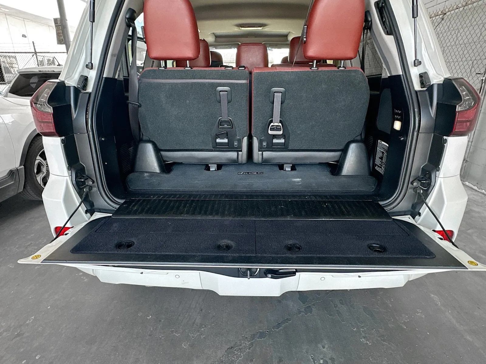 Lexus LX photo 21