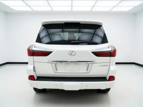 More photos of 2018 Lexus LX 570 at KarGenie, CA