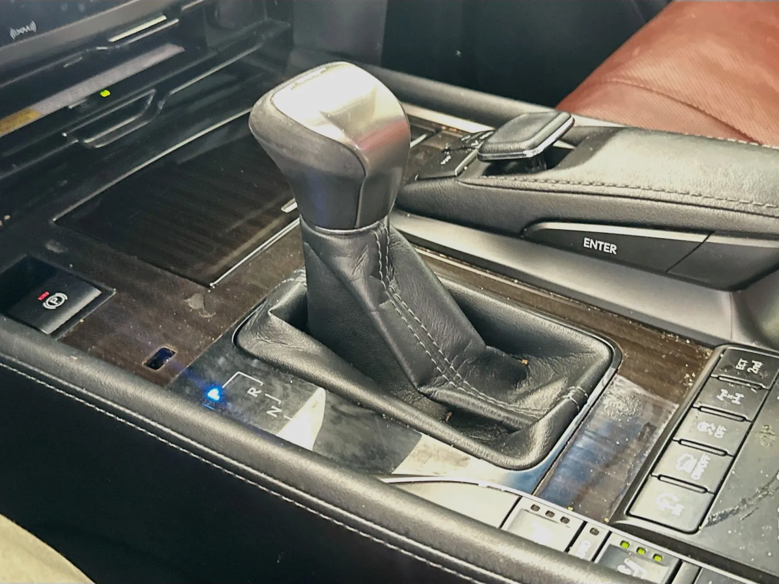 Lexus LX photo 13