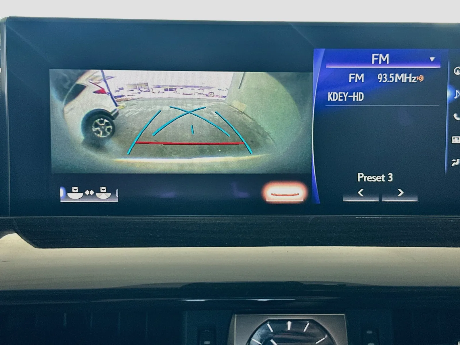 Lexus LX photo 10