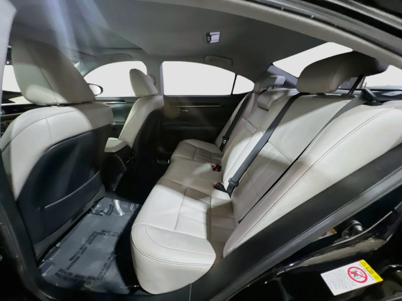 Lexus ES photo 18