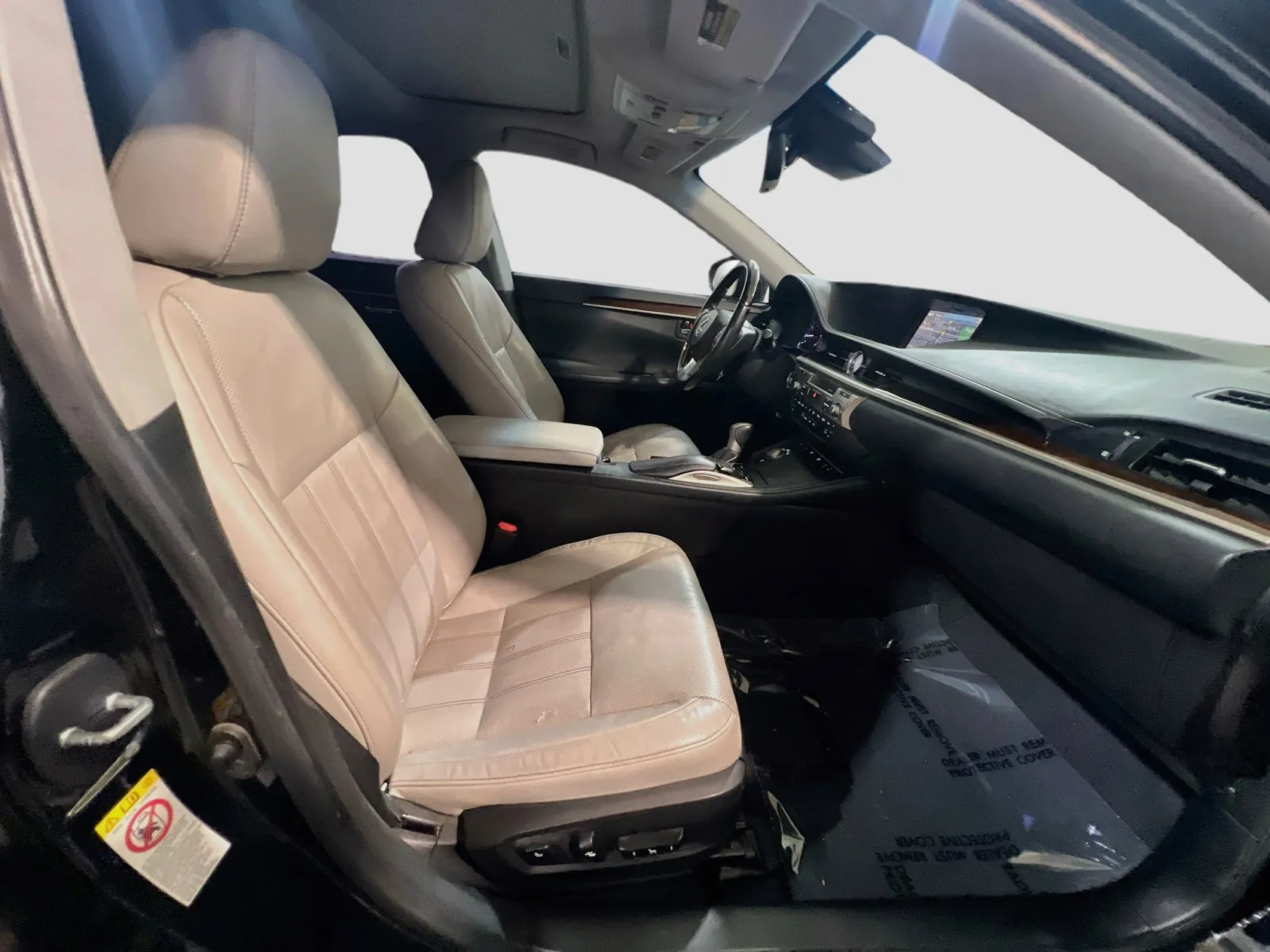 Lexus ES photo 22