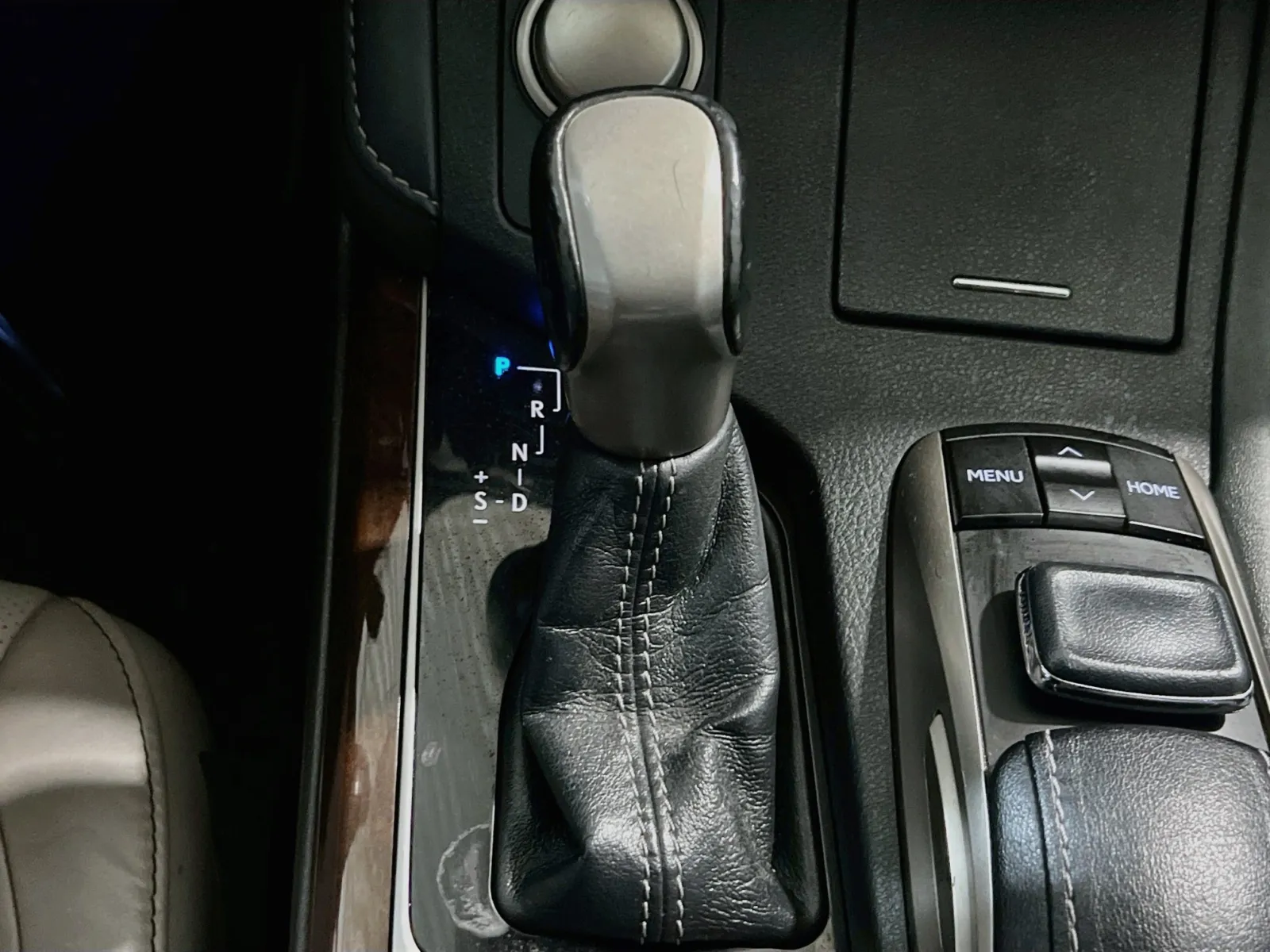 Lexus ES photo 13