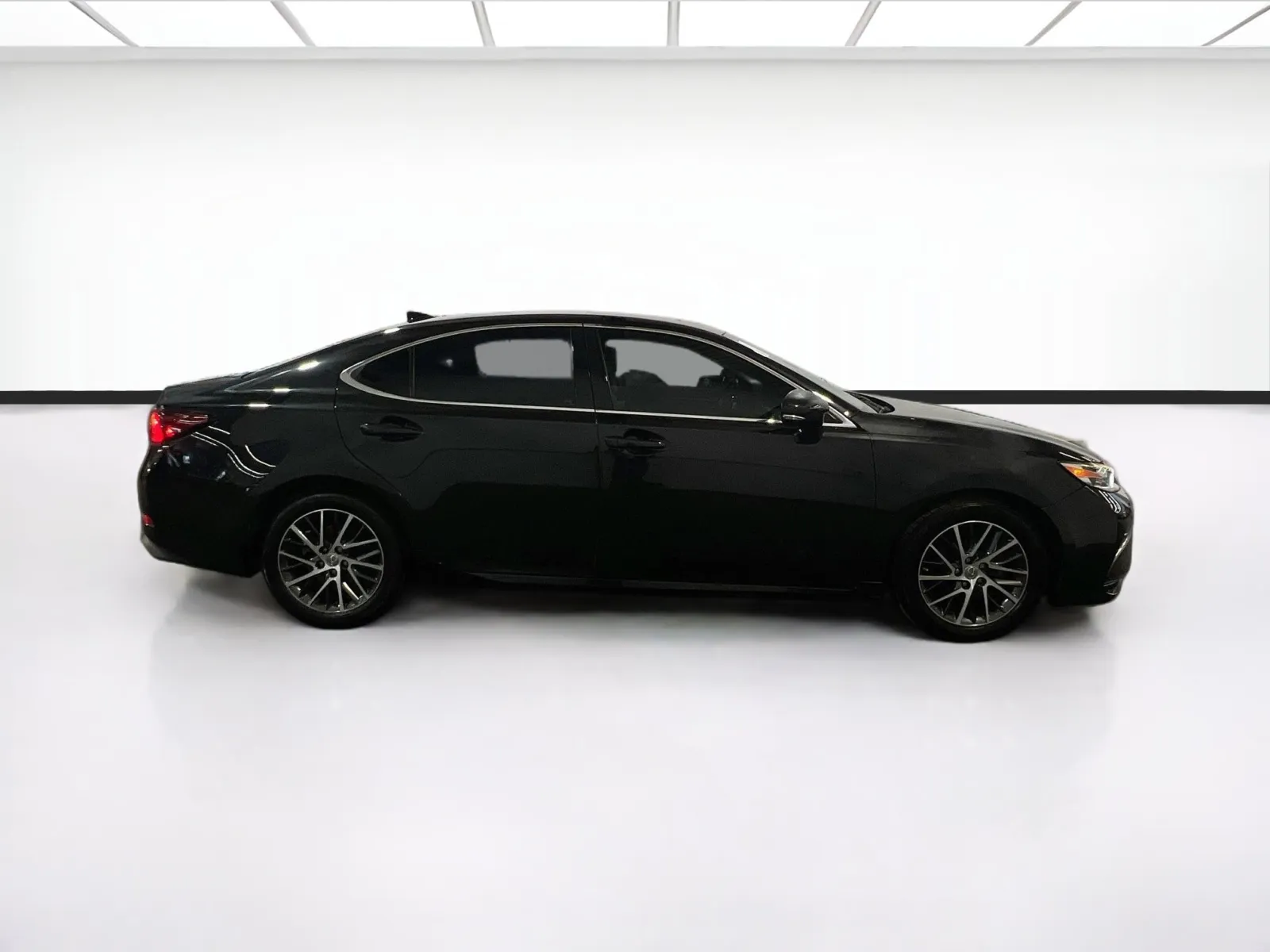 Lexus ES photo 25
