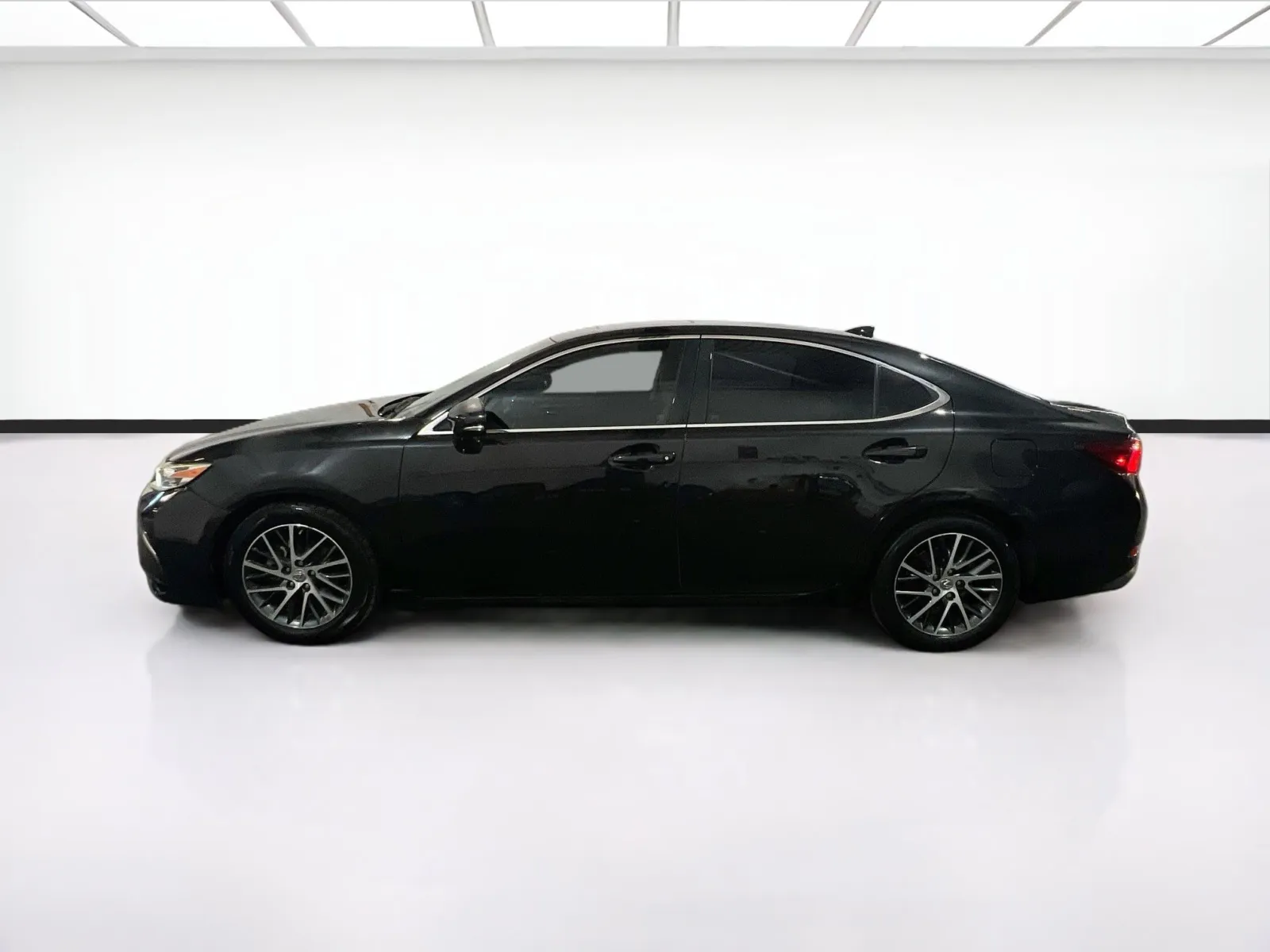 Lexus ES photo 24