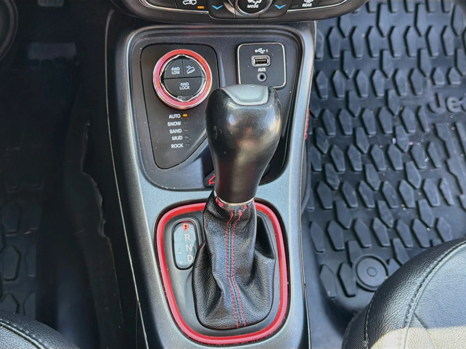 Jeep Compass photo 12