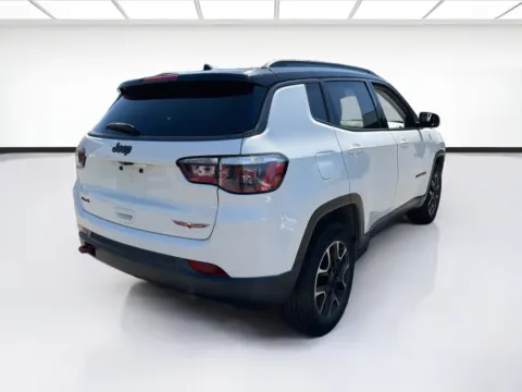 More photos of 2019 Jeep Compass Trailhawk at KarGenie, CA