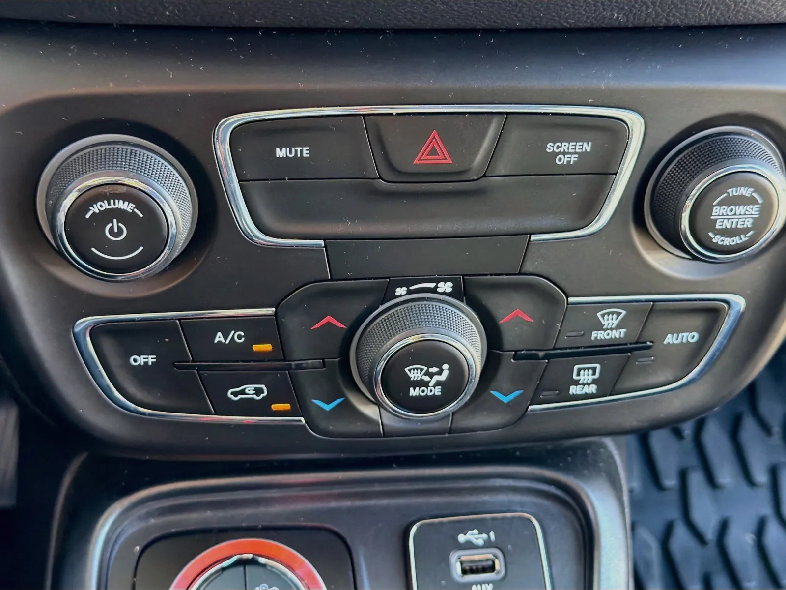 Jeep Compass photo 11