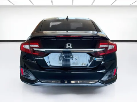 More photos of 2018 Honda Clarity Plug-In Hybrid Touring at KarGenie, CA
