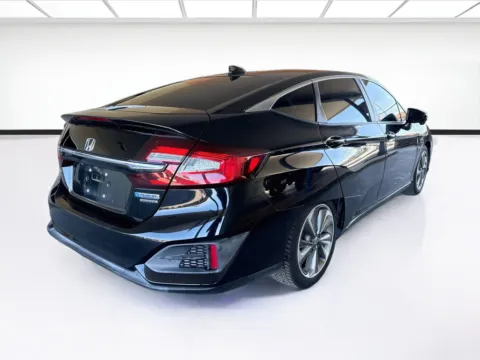 More photos of 2018 Honda Clarity Plug-In Hybrid Touring at KarGenie, CA