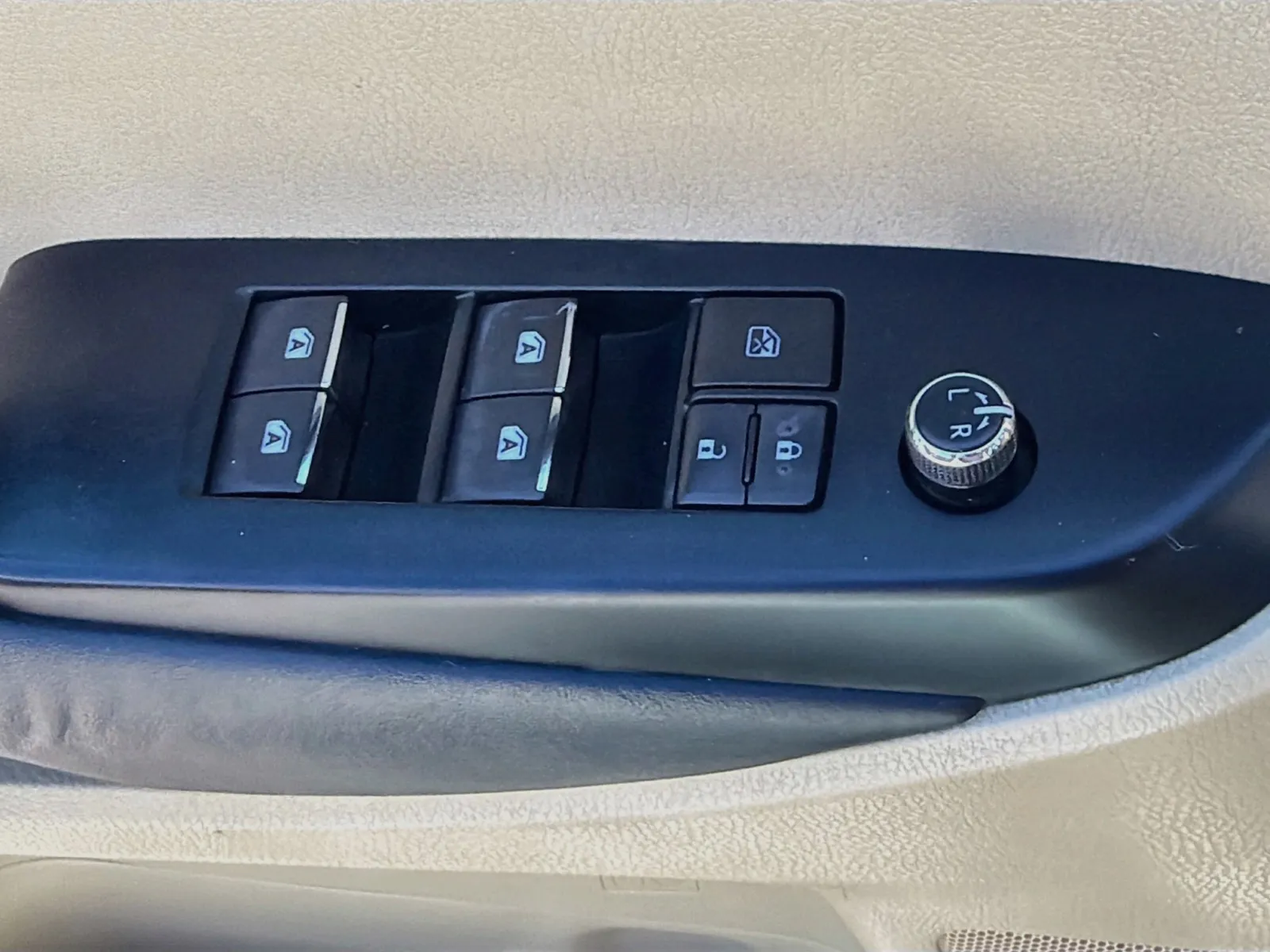 Toyota Highlander photo 13