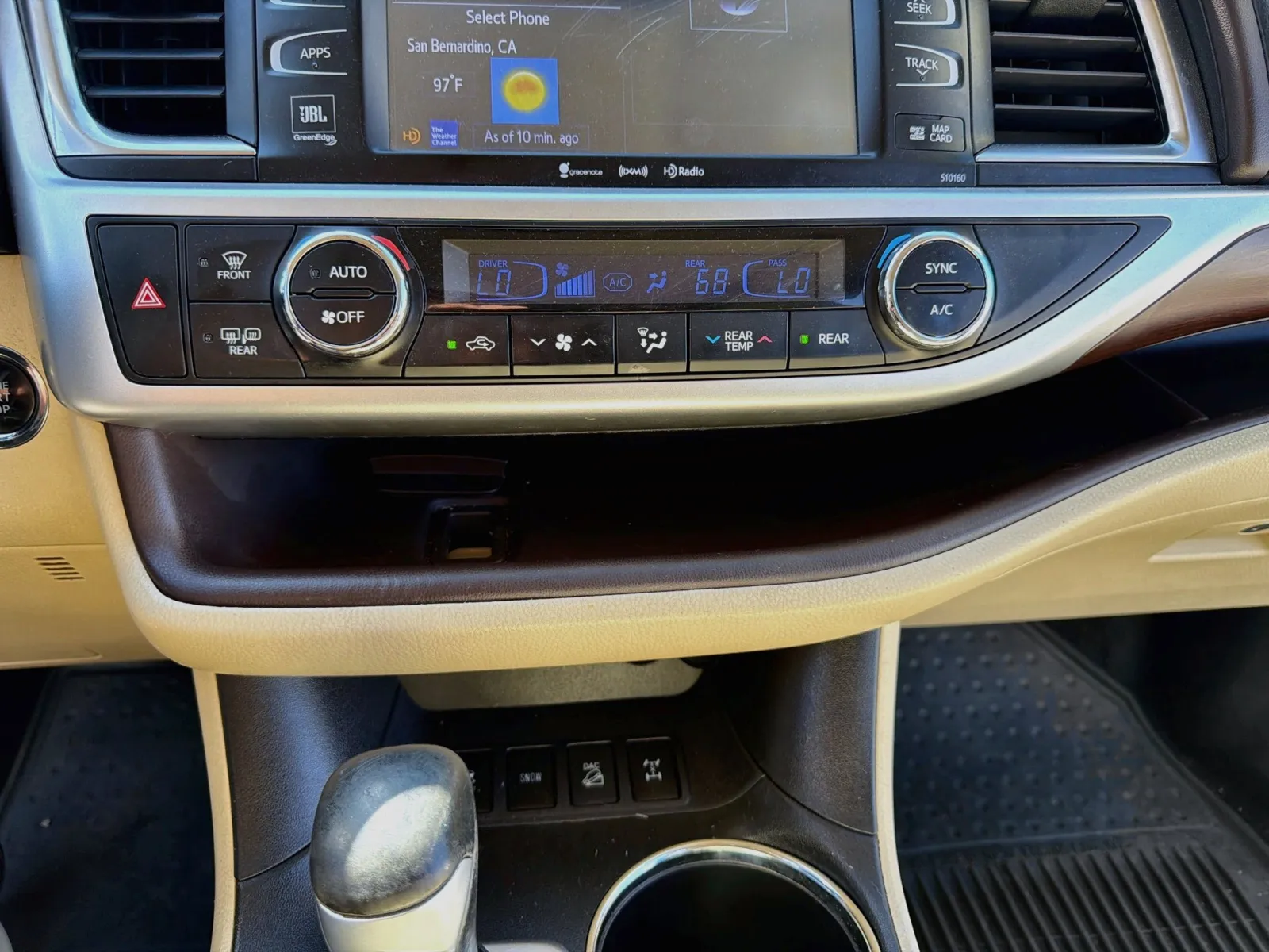Toyota Highlander photo 11