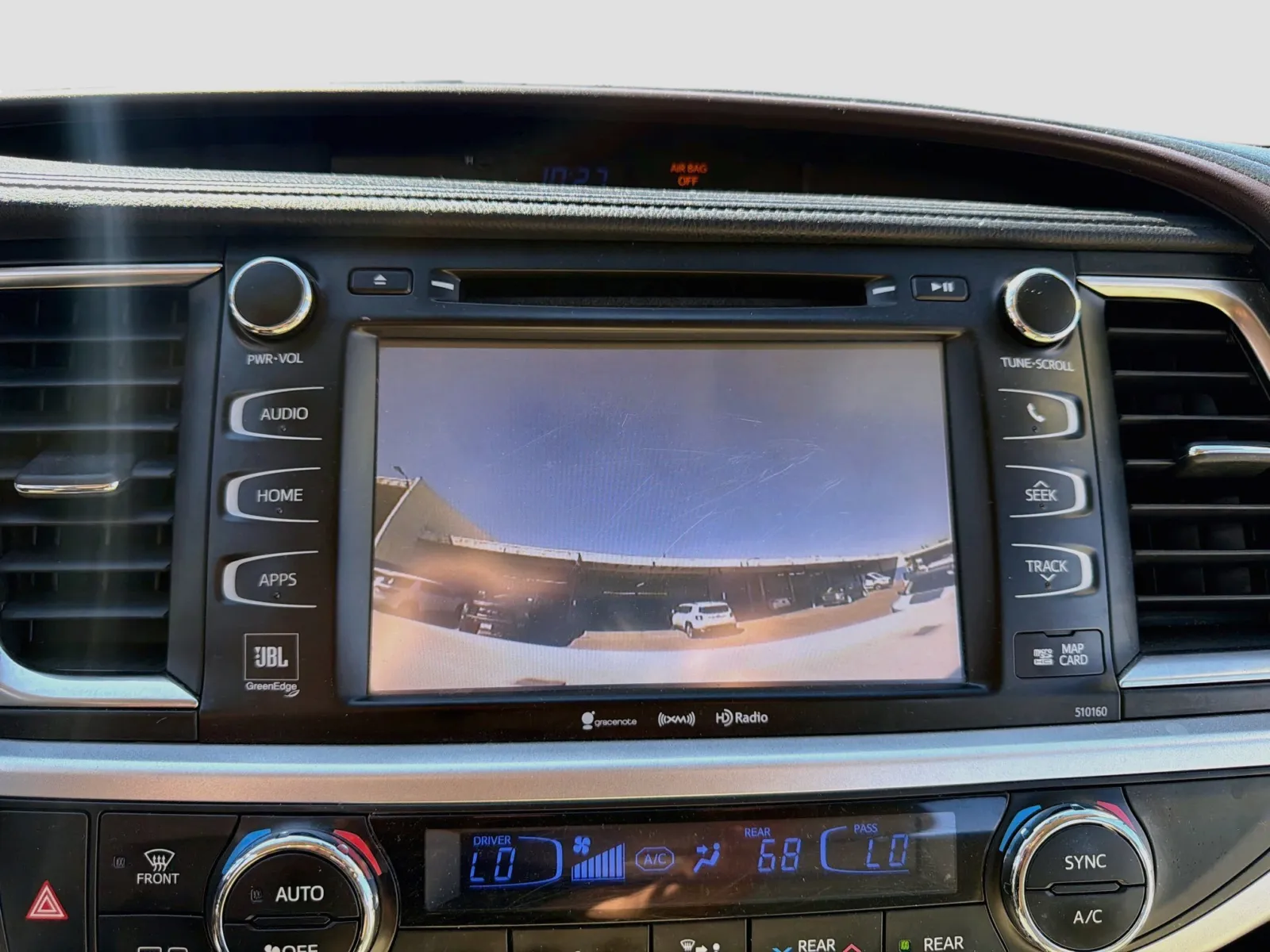 Toyota Highlander photo 9