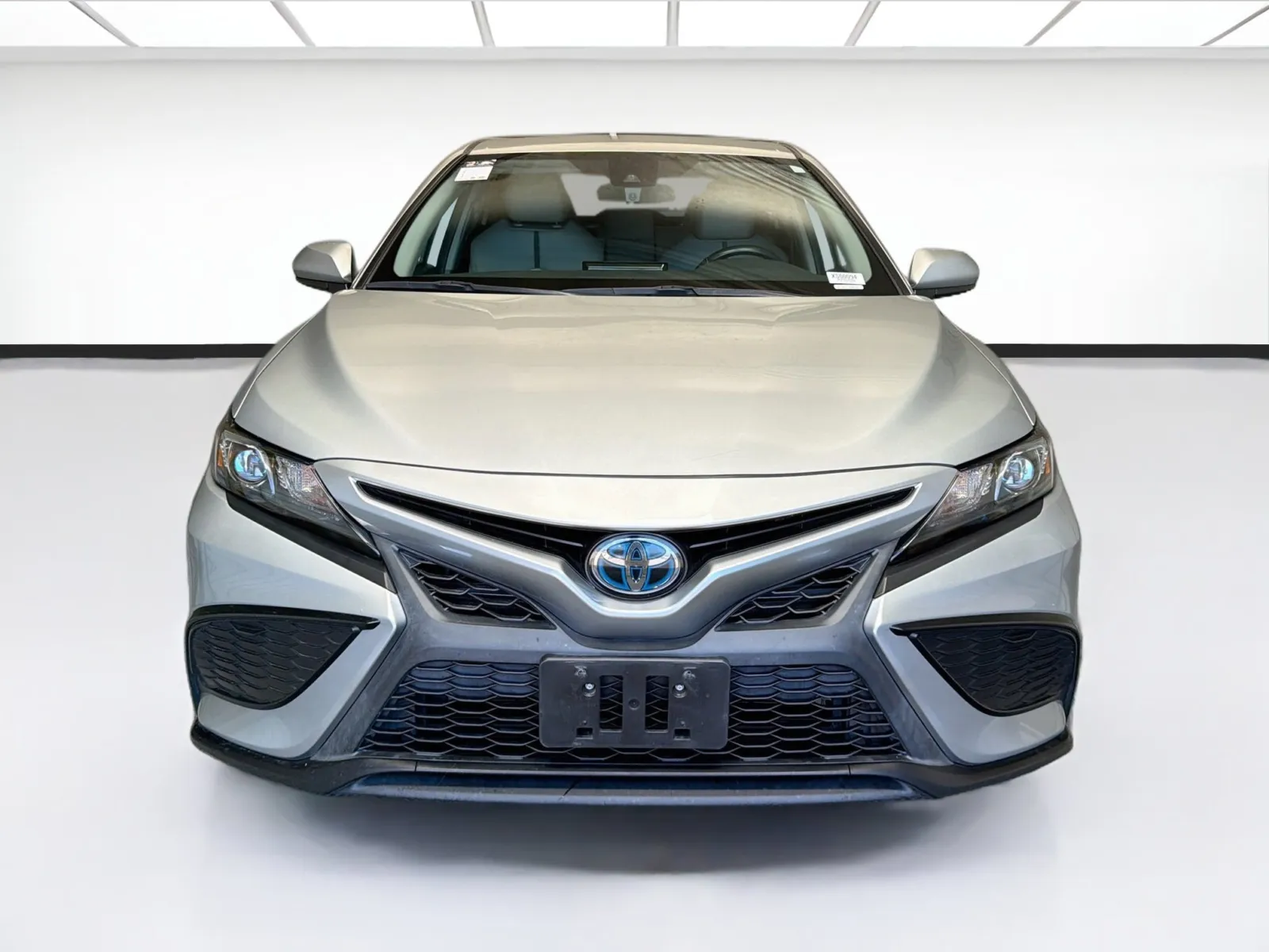 Toyota Camry photo 2