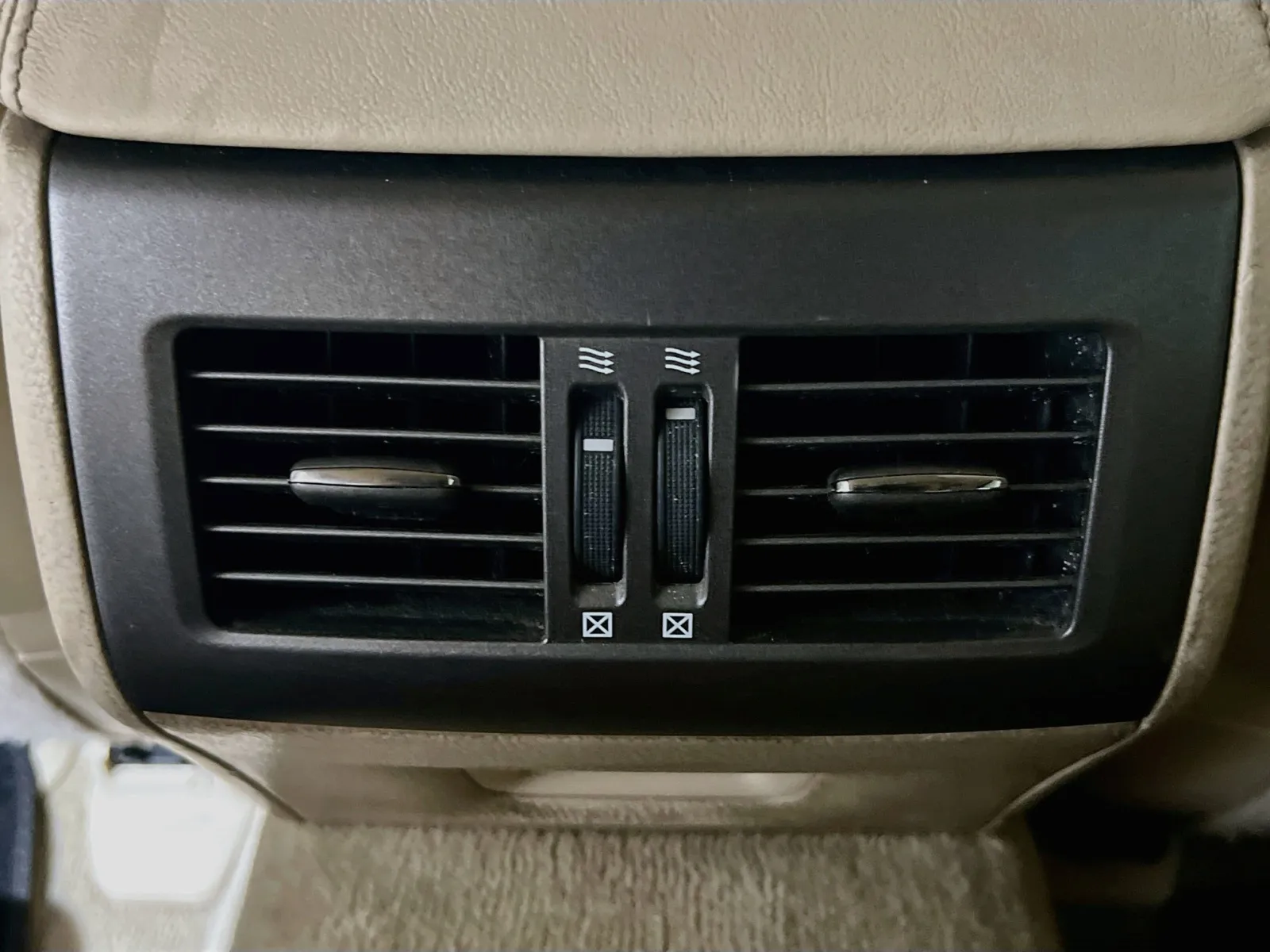 Lexus LS photo 19