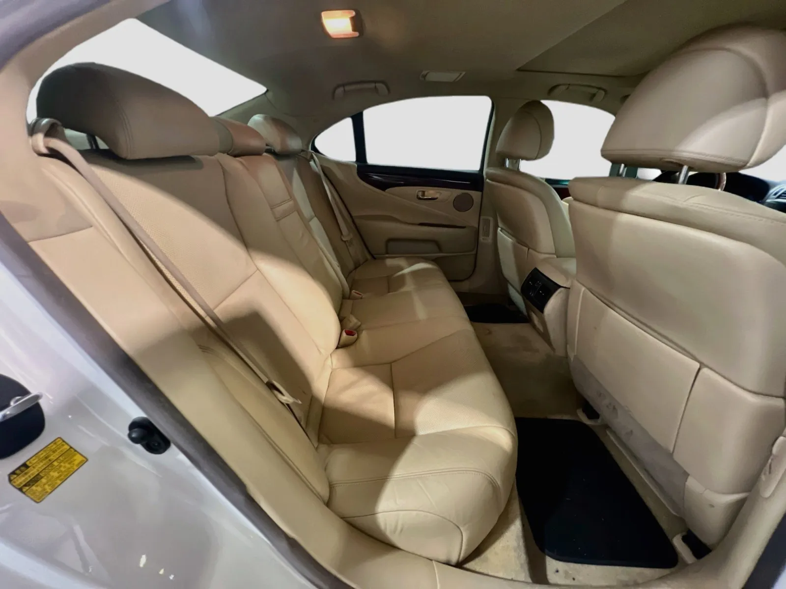 Lexus LS photo 21