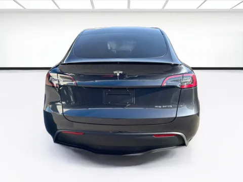 More photos of 2024 Tesla Model Y Long Range at KarGenie, CA