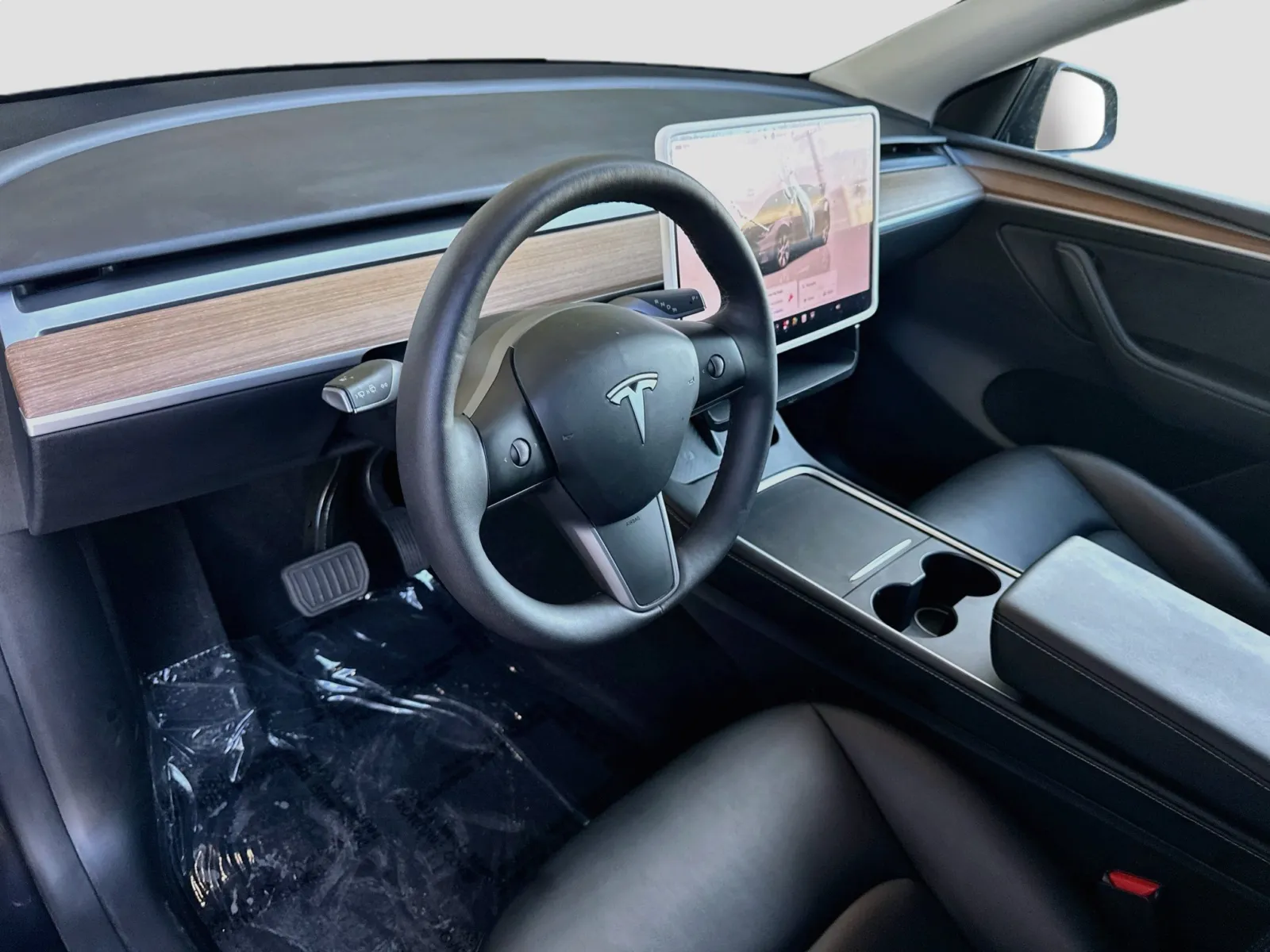 Tesla Model Y photo 7