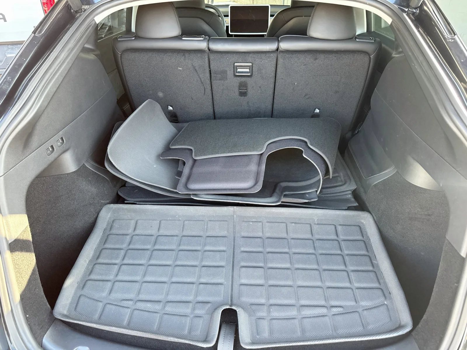 Tesla Model Y photo 16